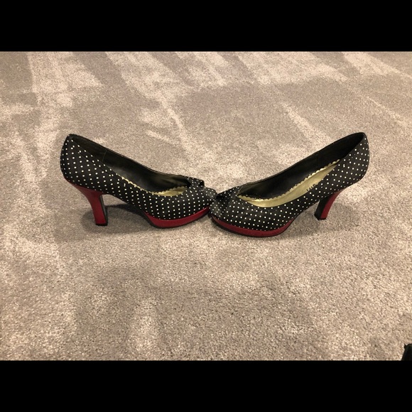 Polka dot heels size 8 by Madden Girl - Picture 3 of 5